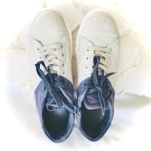 LEATHER CROWN | 39 / 8.5 / 9 | Women’s Navy Grey Leather Colorblock Sneakers